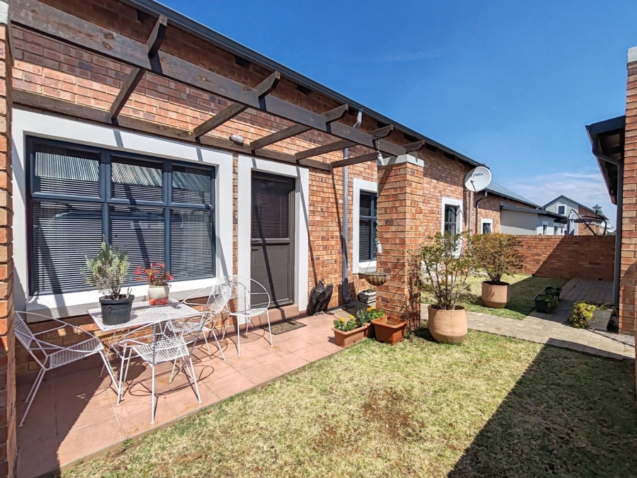 2 Bedroom Property for Sale in Van Der Hoff Park North West